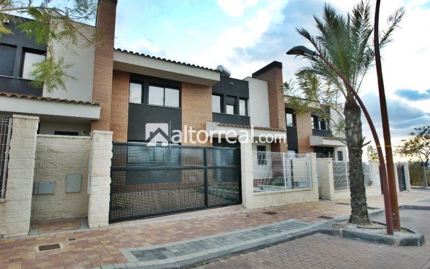 Chalet pareado en venta en La Quinta de Molina de Segura