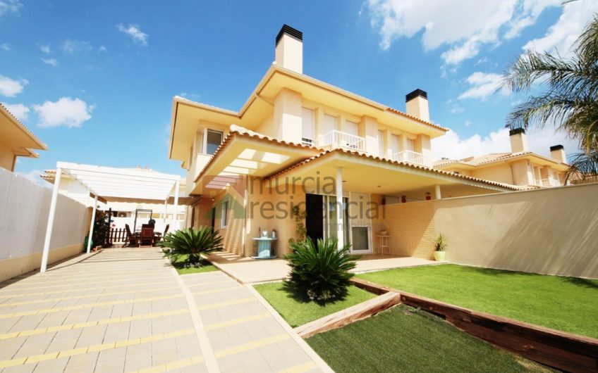 Chalet pareado en venta en La Quinta, Molina de Segura