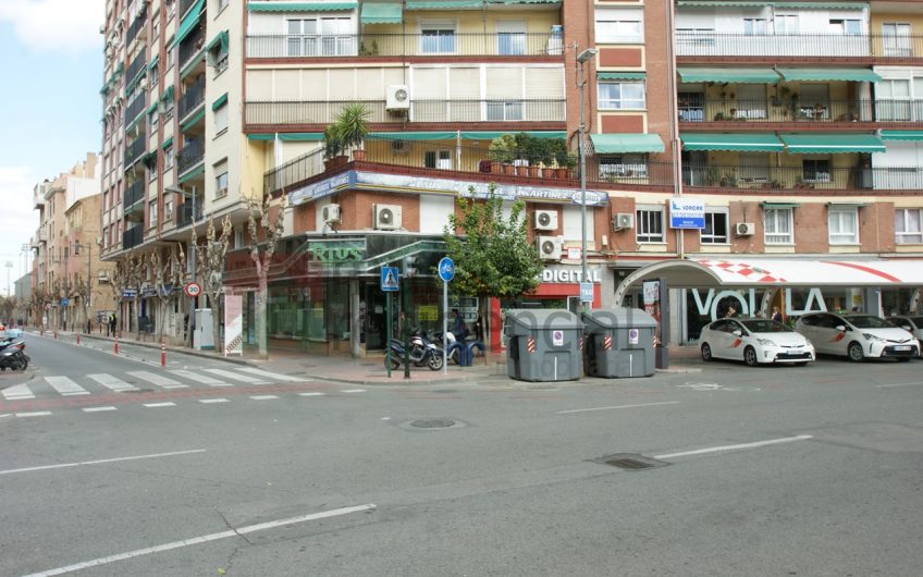 Local en alquiler en Murcia Centro plaza Díez de Revenga