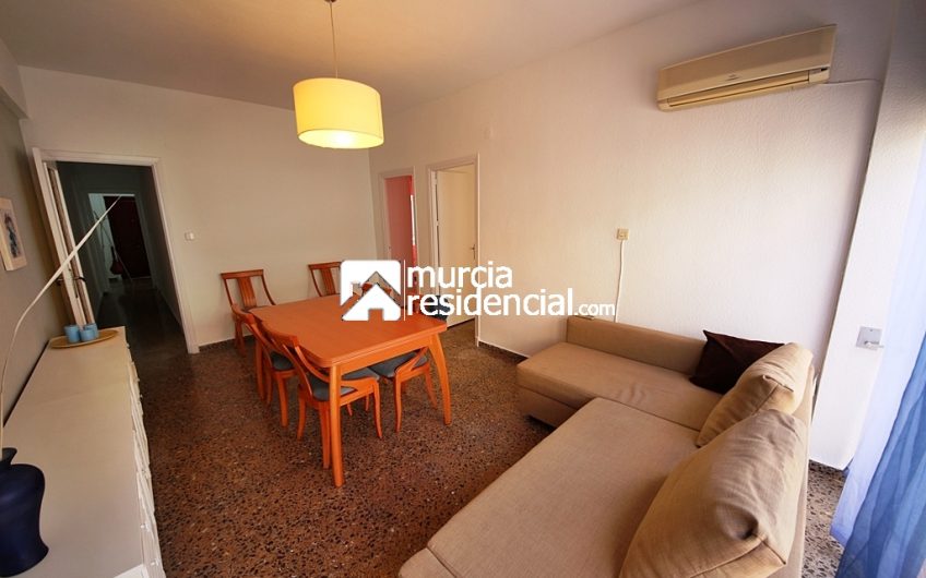 Piso amueblado, de tres habitaciones en alquiler en San Antón