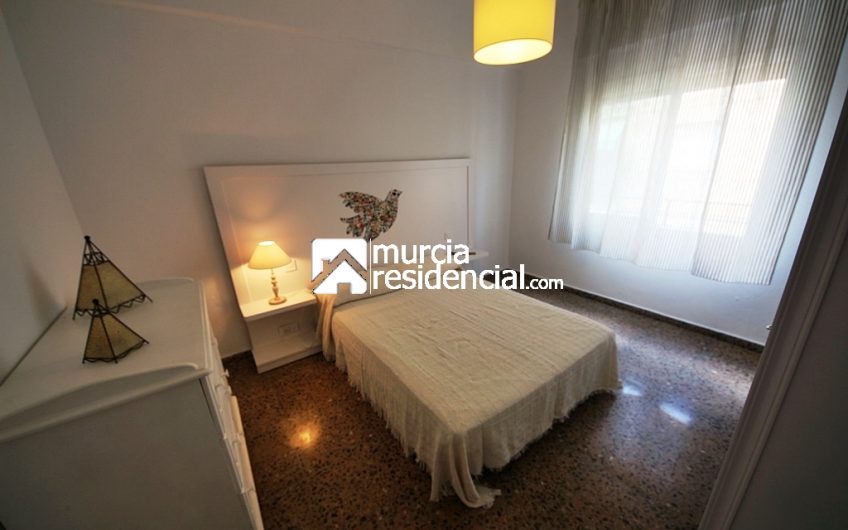 Piso amueblado, de tres habitaciones en alquiler en San Antón