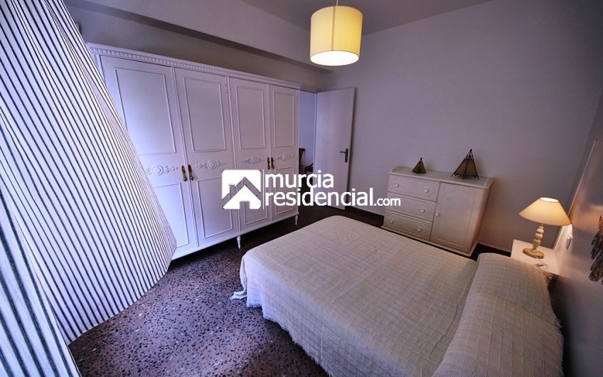 Piso amueblado, de tres habitaciones en alquiler en San Antón