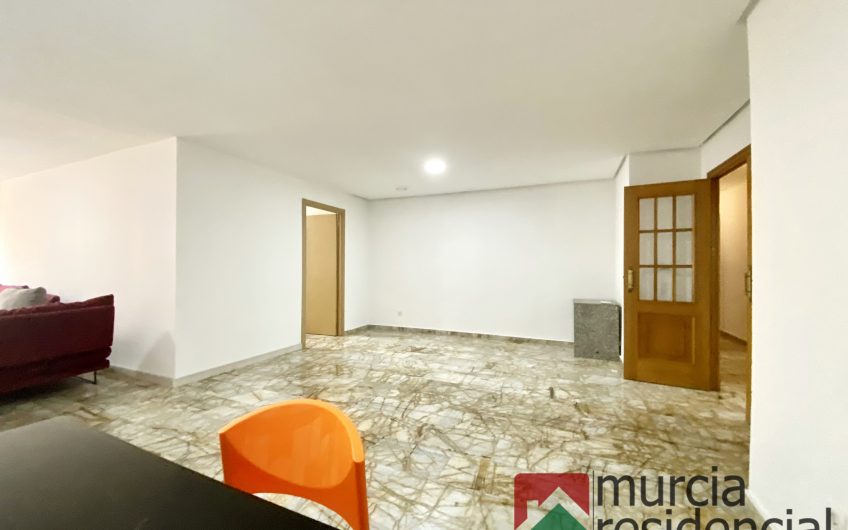 Piso en alquiler junto a la catedral de Murcia
