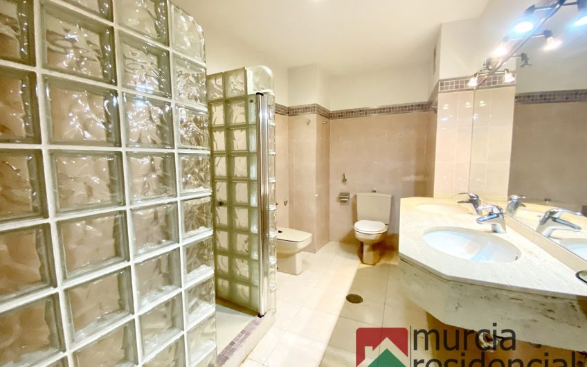 Piso en alquiler junto a la catedral de Murcia