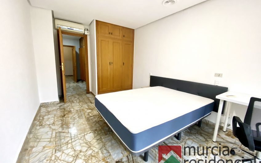 Piso en alquiler junto a la catedral de Murcia