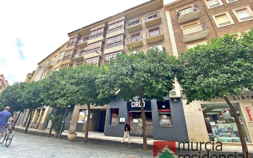 Piso en alquiler junto a la catedral de Murcia