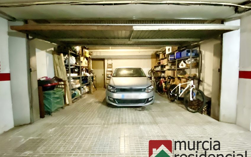 Chalet adosado con piscina junto a ZigZag en Juan Carlos I