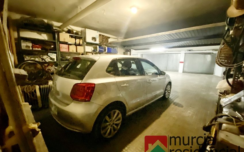 Chalet adosado con piscina junto a ZigZag en Juan Carlos I