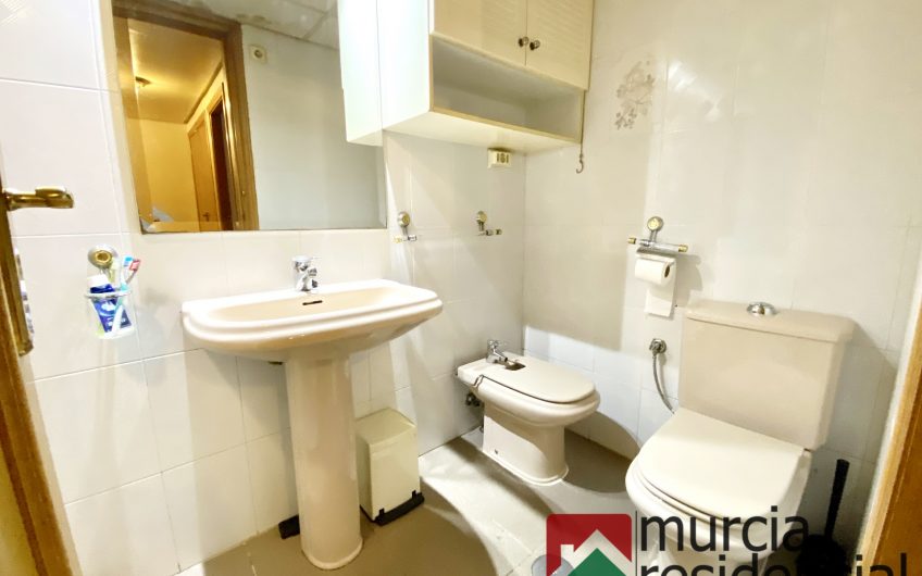 Chalet adosado con piscina junto a ZigZag en Juan Carlos I