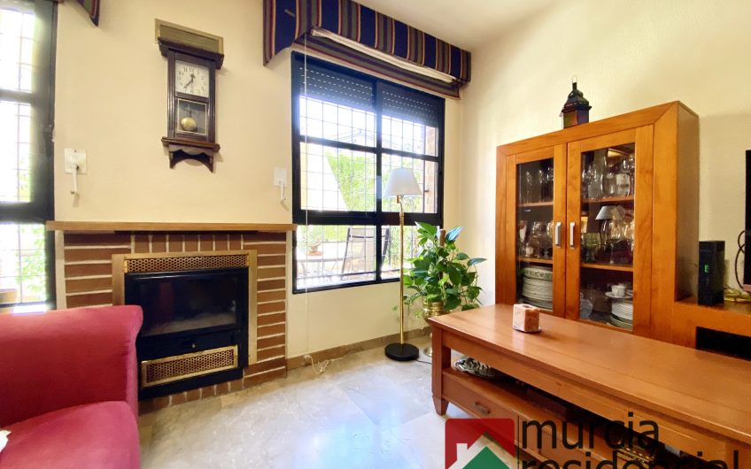 Chalet adosado con piscina junto a ZigZag en Juan Carlos I